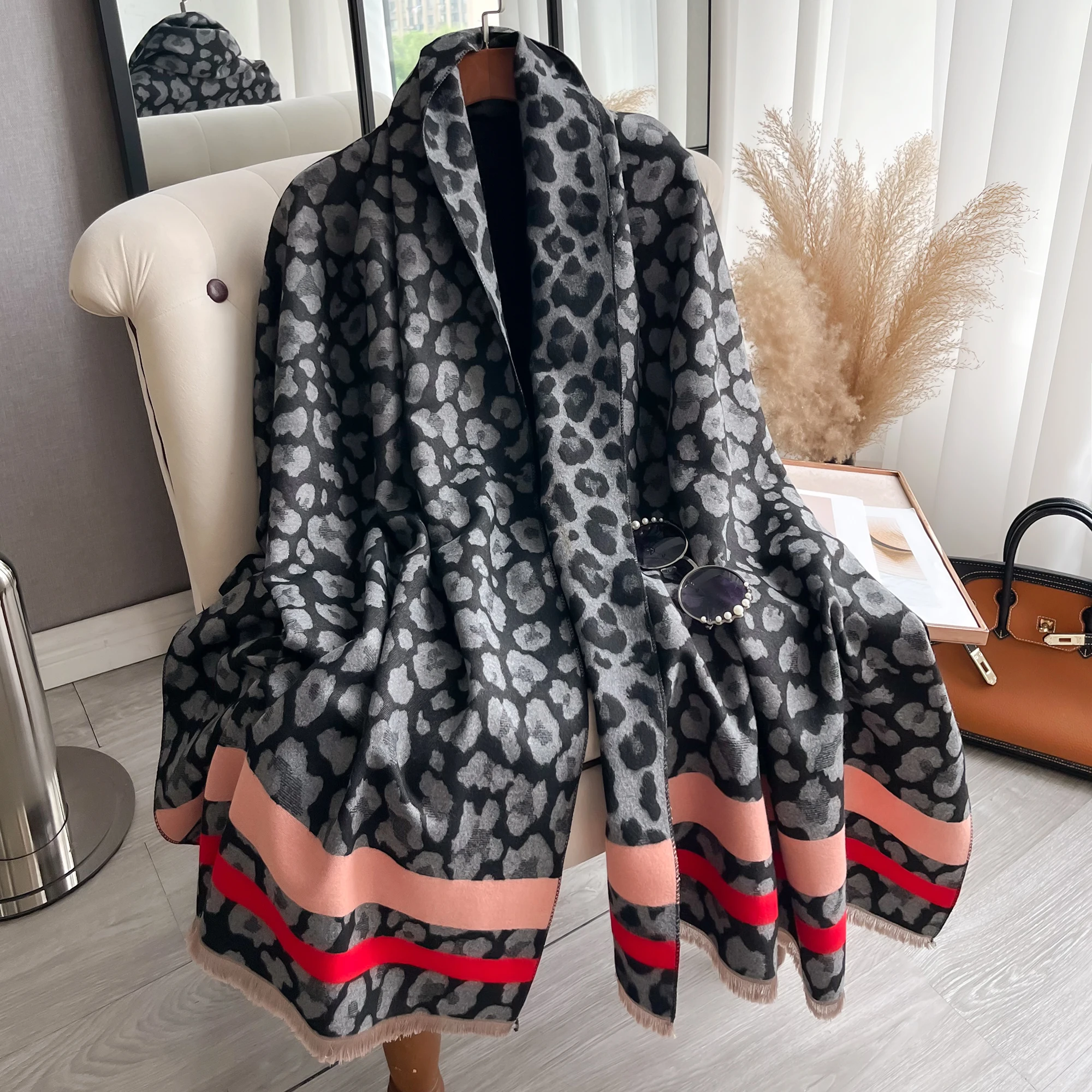 New Brands Leopard Pattern Two-Sided Scarf Cashmere Soft Warm Fringe Pashmina Shawl Winter Coldproof Windproof Blanket Scarf