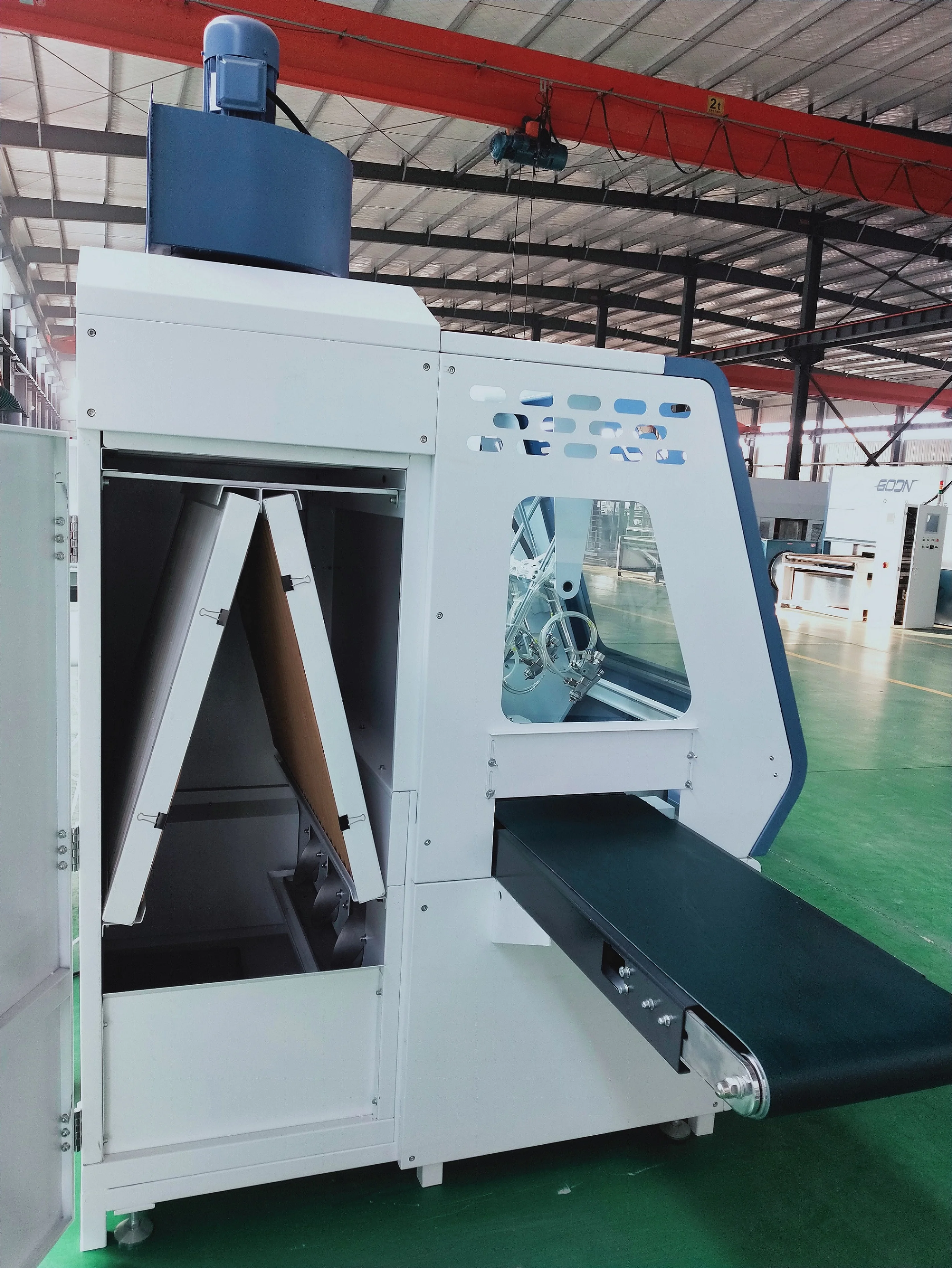 Macchine automatiche per verniciatura a spruzzo per porte di armadi Macchine per la lavorazione del legno