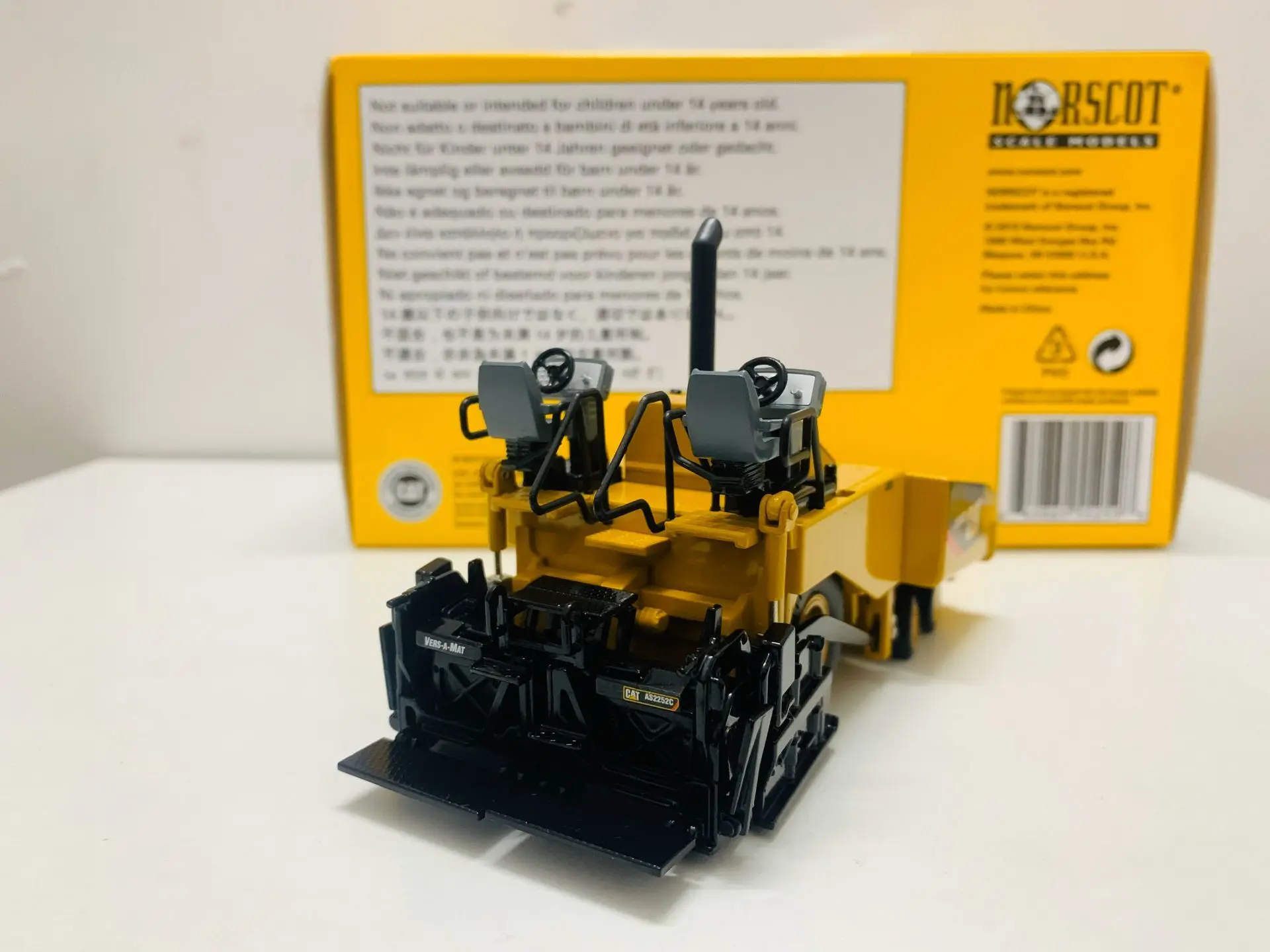 AP600D Asphalt Paver 1:50 Scale DieCast Model 55259