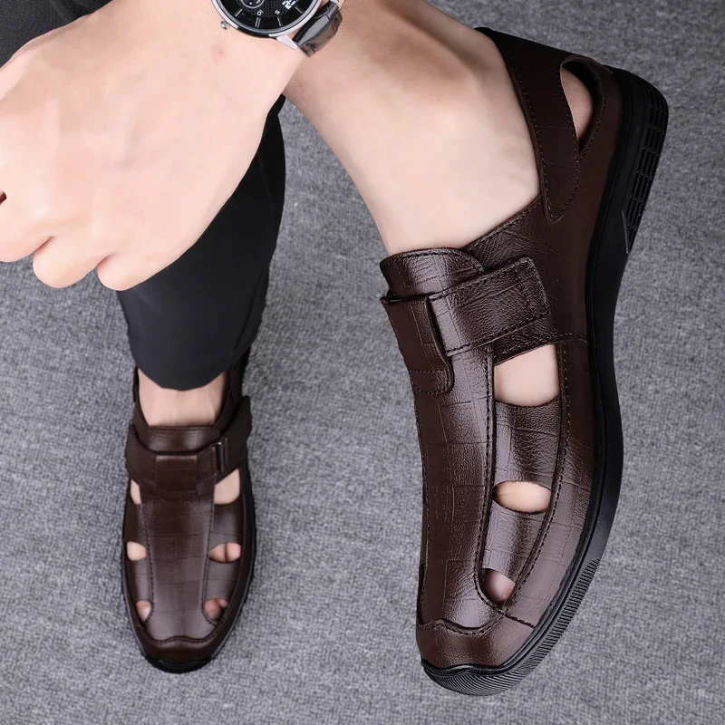 Summer 2024 men\'s Leather sandals beach shoes sports and leisure sandals outdoor men\'s slippers both lightweight and non-slip