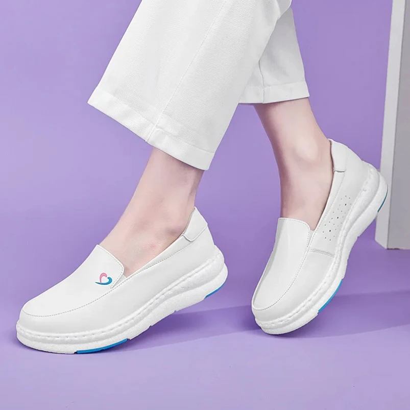 

2025 г. Женские повседневные новые удобные уличные прогулочные туфли на плоской подошве на одну ногу