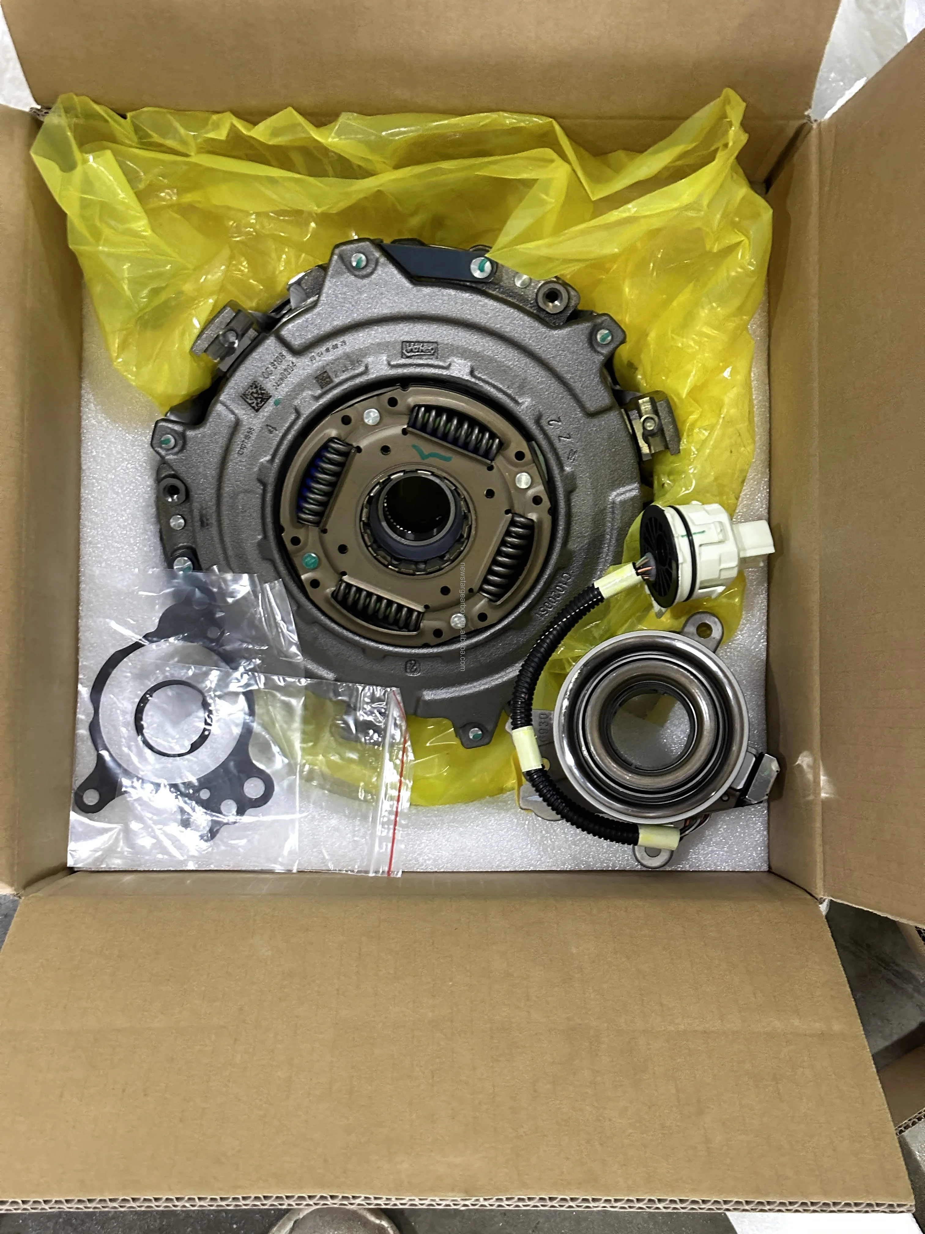 سعر الجملة OEM 24280304 11009561 DCT250 مجموعة القابض المزدوج العلامة التجارية الجديدة المصنع المستخدمة لـ MG6 ZS HS GT