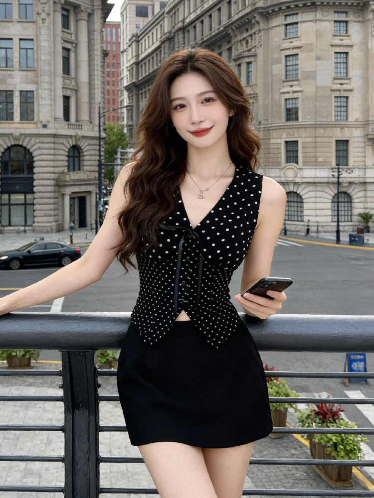 

Black Polka Dot V-Neck Sleeveless Vest And Skirt Two-Piece Set Women's Summer Sexy Fashion Outfit Polyester Material