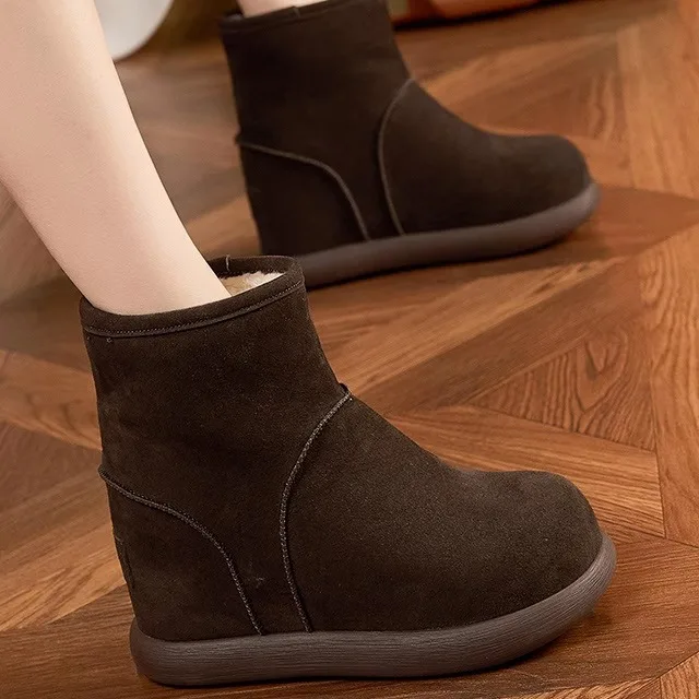 

Women's Thickened Warmth Leather Snow Boots Short Cotton Lined Flat Heel round Toe Rubber Outsole Winter Fashion Booties