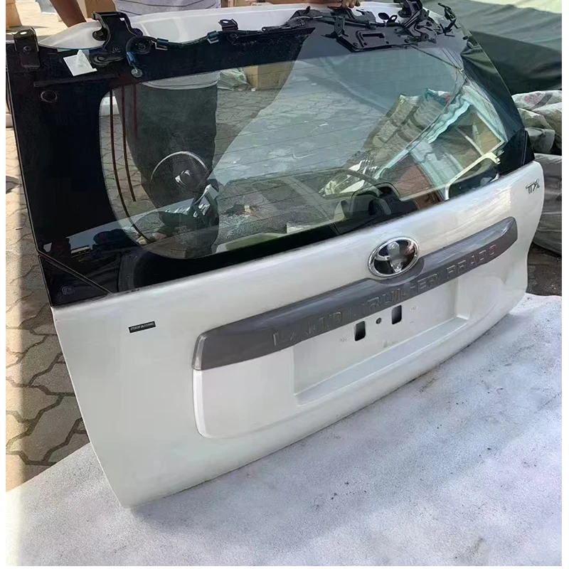 

Б/у комплект задней двери (хлопушки) из пластика для Toyota Land Cruiser Prado 2018 года, автозапчасти