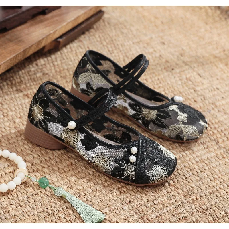 2026 Spring/Summer New Ethnic Style Embroidered Shoes with Ancient Style Net Silk for Breathable Hanfu Women's Low Heels，35-40