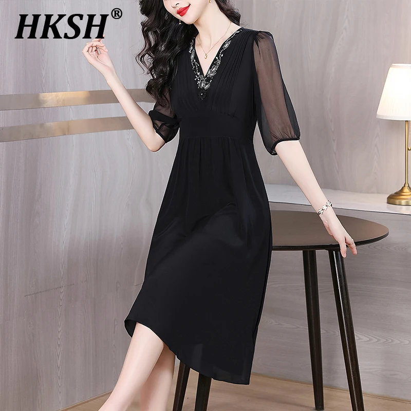 

HKSH 2025 Summer New Women's Trendy Casual High Street Pleated V-neck Embroidered Flares Waist Cinching Large Swing Dress HK6174