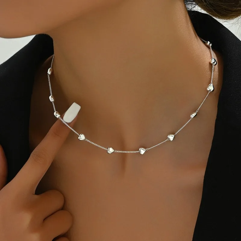 2024 Fashion Silver Color Heart Choker Necklaces for Women Simple Geometric Love Clavicle Chain Necklaces Jewelry Party Gifts