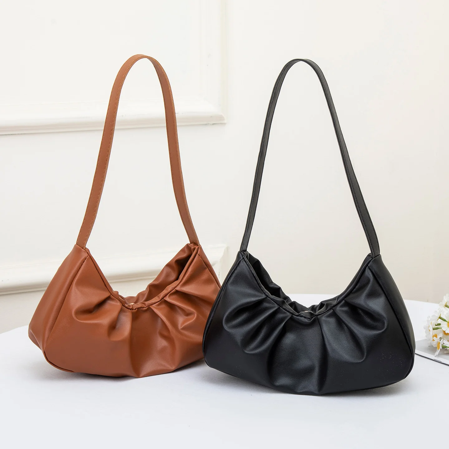 

Women Solid Color Shoulder Bag New Fashion Niche Design Messenger Bag Female Bag Cloud Bag 2025 Fshion Autumn Winter Small Bags