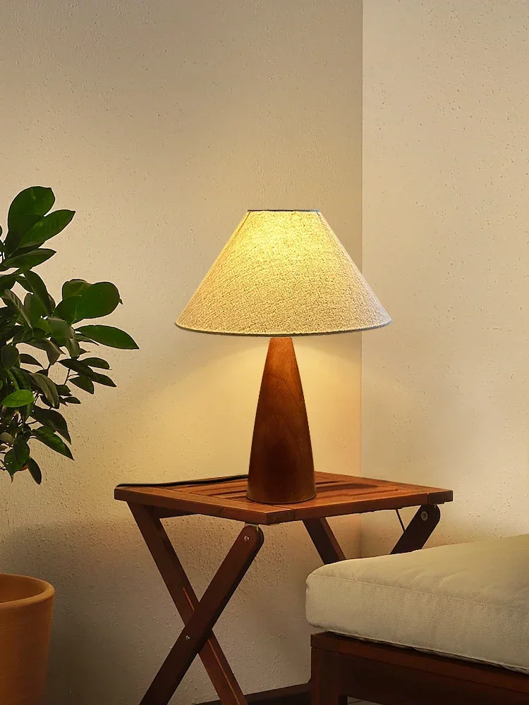 

Solid wood simple French retro bedroom bedside new Chinese lighting