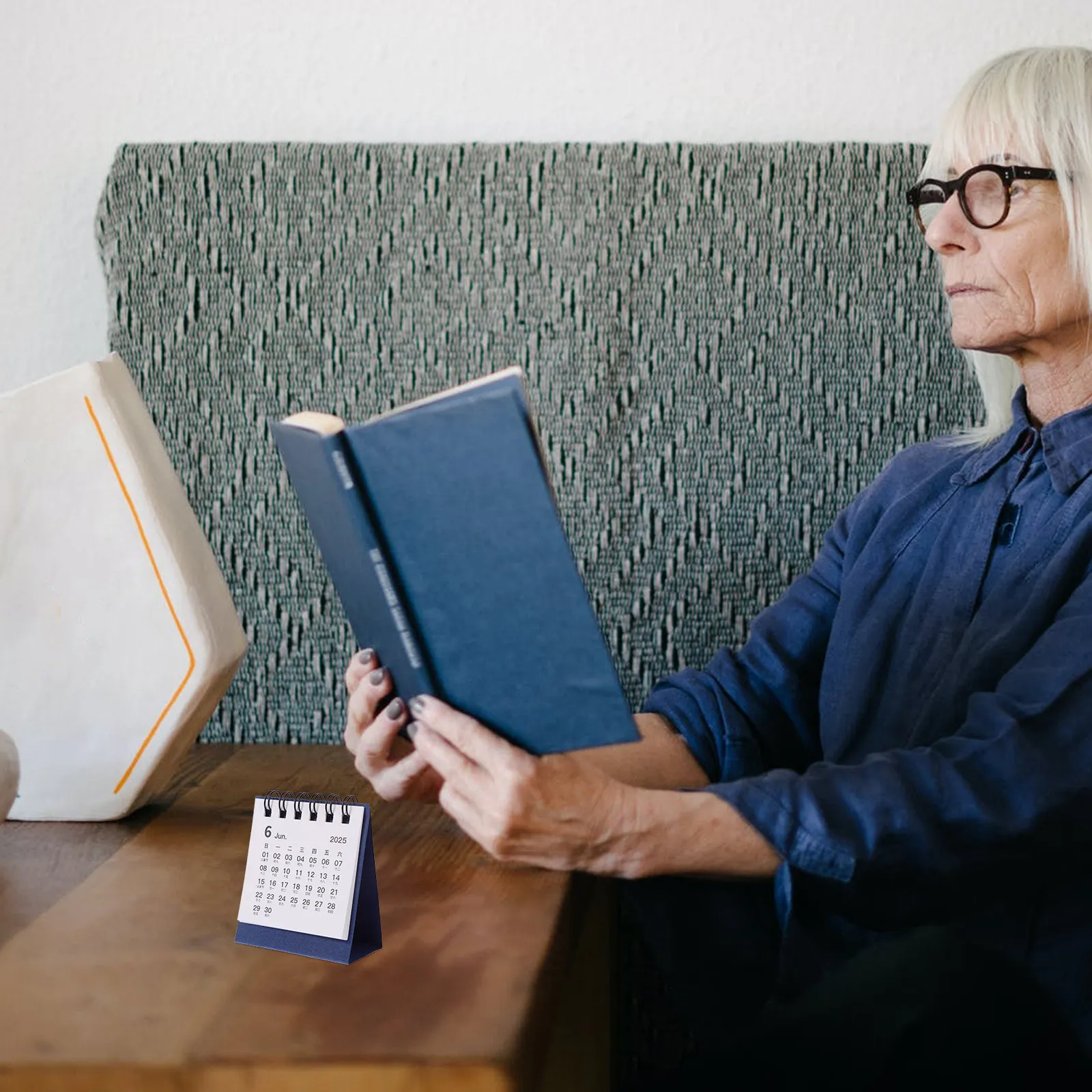 

Small Desktop Calendar Mini Dry Erase Home Decor Creative Coil Cute for Tiny Standing Flip Classroom