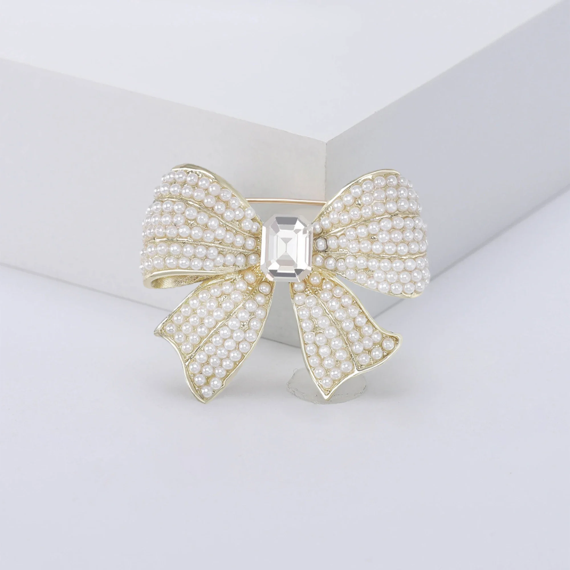 Rhinestone Bow Brooches for Women Unisex Pearl Bow Knot Pins Office Party Friend Gifts Jewelry Accessories