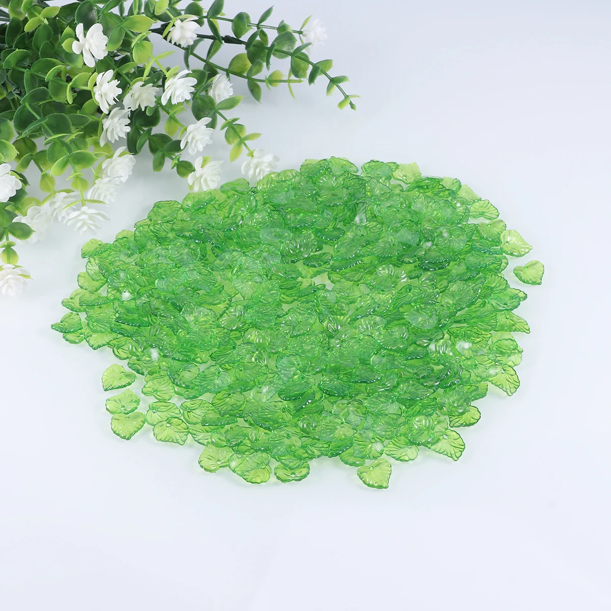 

1 упаковка, акриловые бусины с имитацией зеленых листьев, яркие, прочные, с большим отверстием для DIY ювелирных аксессуаров, серег, браслетов для волос