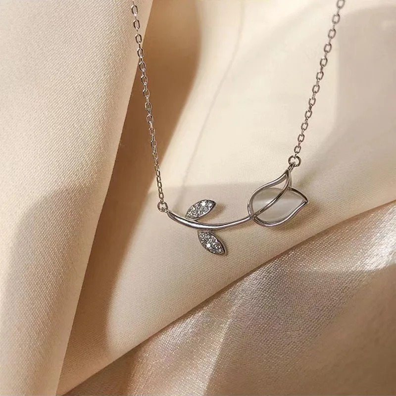 

Korean Rose Tulip Flower Necklace for Women Pendant Choker Silver Color Clavicle Chain Rhinestone Wedding Party Jewelry Gifts