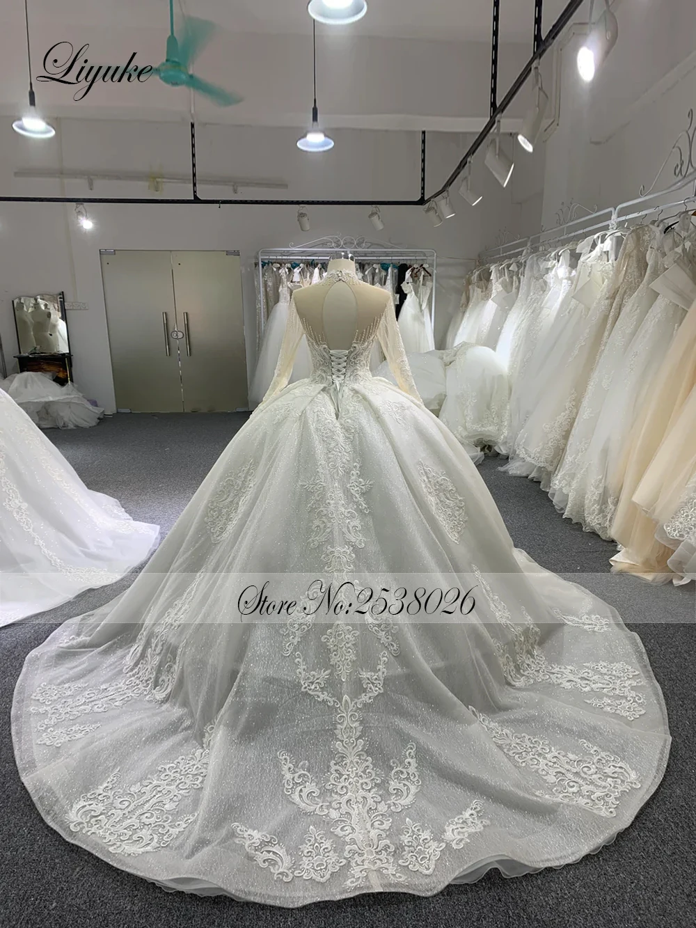 Liyuke op maat gemaakte luxe glanzende kant hoge kraag baljurk trouwjurken kralen parels volledige mouwen prinses bruidsjurken
