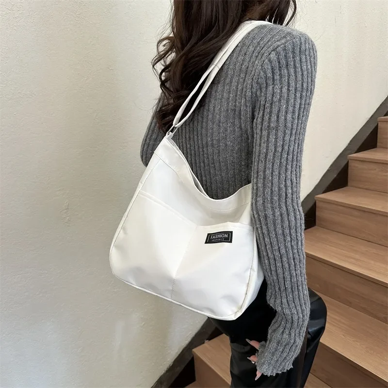 Retro Minimalist Personalized Tote Crossbody Bag New Casual Commuting Women\'s Crossbody Bag Fashion Large Capacity Shoulder Bag