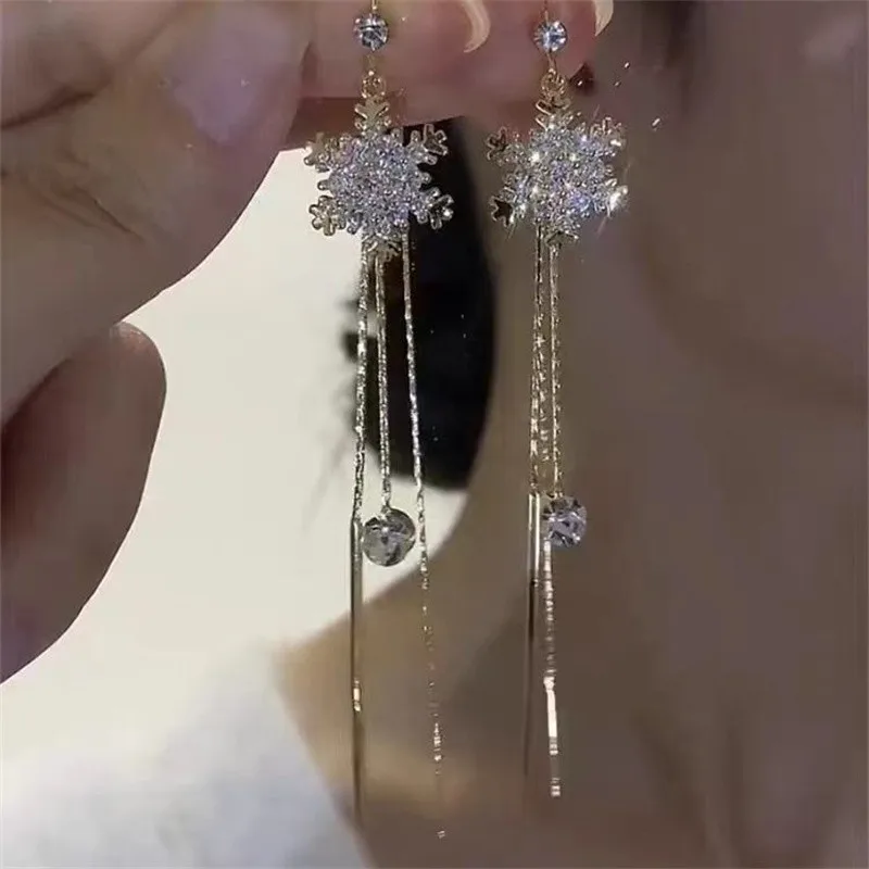 Korean Temperament  Gold Plated Elegant Zircon Snowflake Long Tassel Earrings for Women Girl Rhinestone Dangle Water Drop Earrin