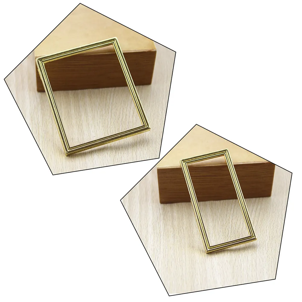 

2Pcs Decorative Mini Photo Frame Crafts Simulation Picture Frame for Mini House Decoration Micro World Photo Props Wooden
