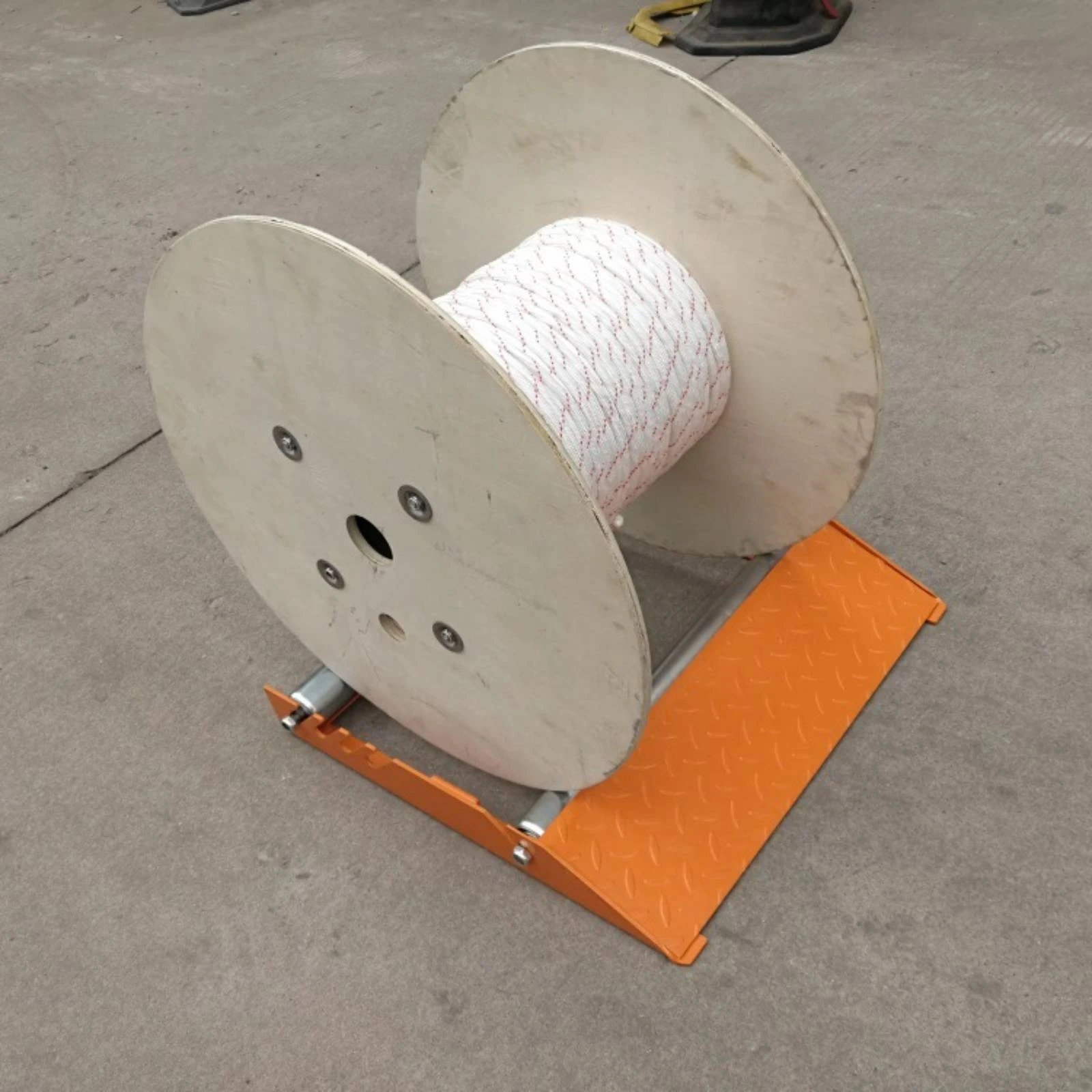 Adjustable Cable-Reel Stand Heavy Duty Cable Reel Stand with Metal Rollers Portable Wire Dispenser Multi Purpose Compact