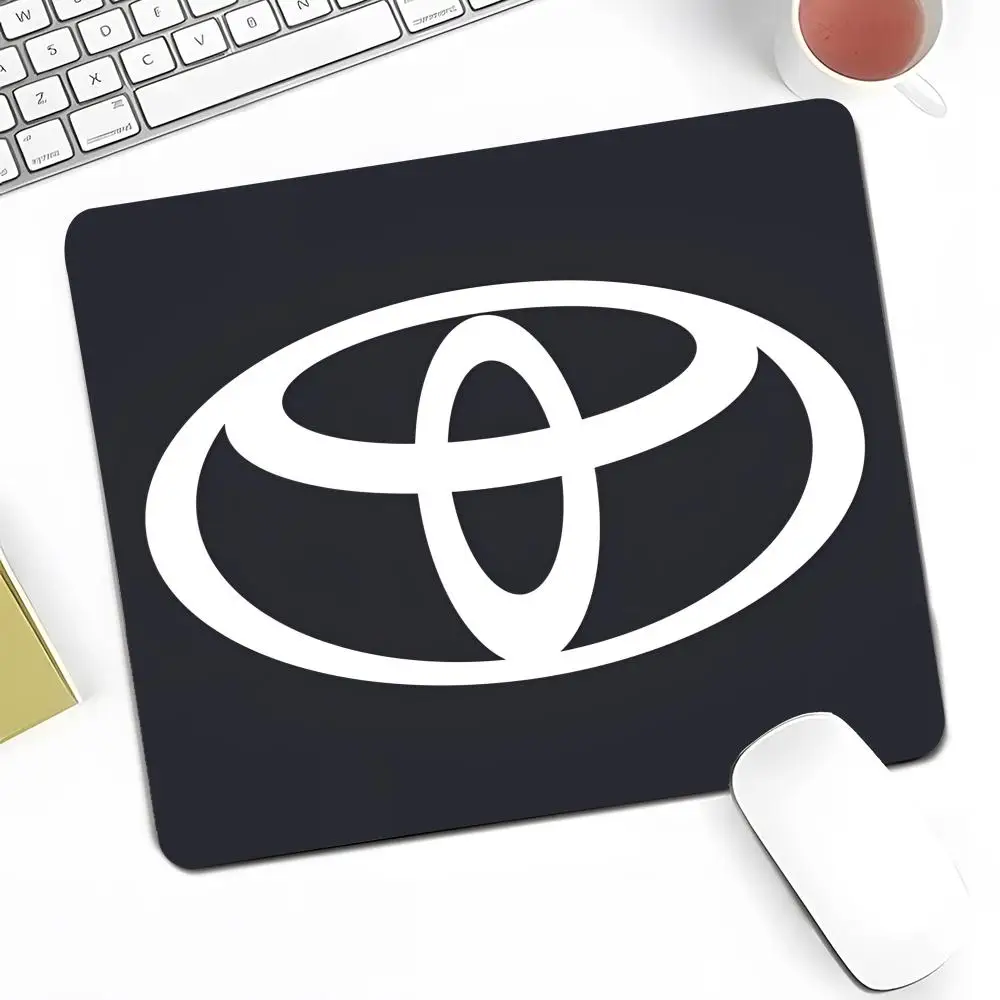 Anime Game Mouse Pad T-Toyota logo Mouse Pad High Quality Small Desk Pad Rubber Laptop Desk Pad