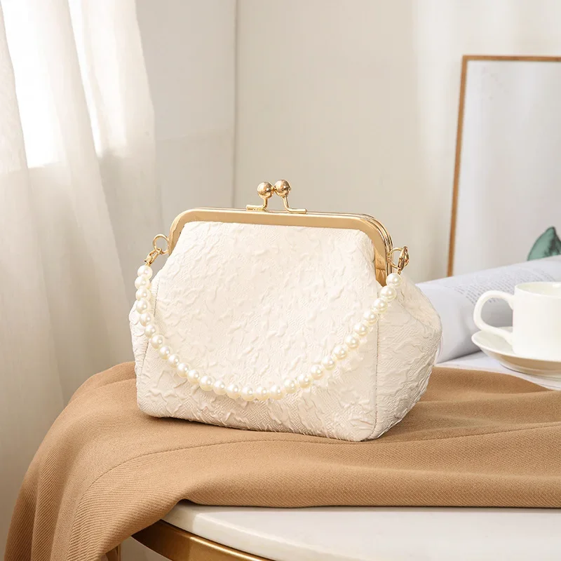 Pearl Chain Shoulder Bag New Portable Shell Clutch Mini Bag 2023 Beaded Fashion Crossbody Bag for Women Evening Handbags Purse