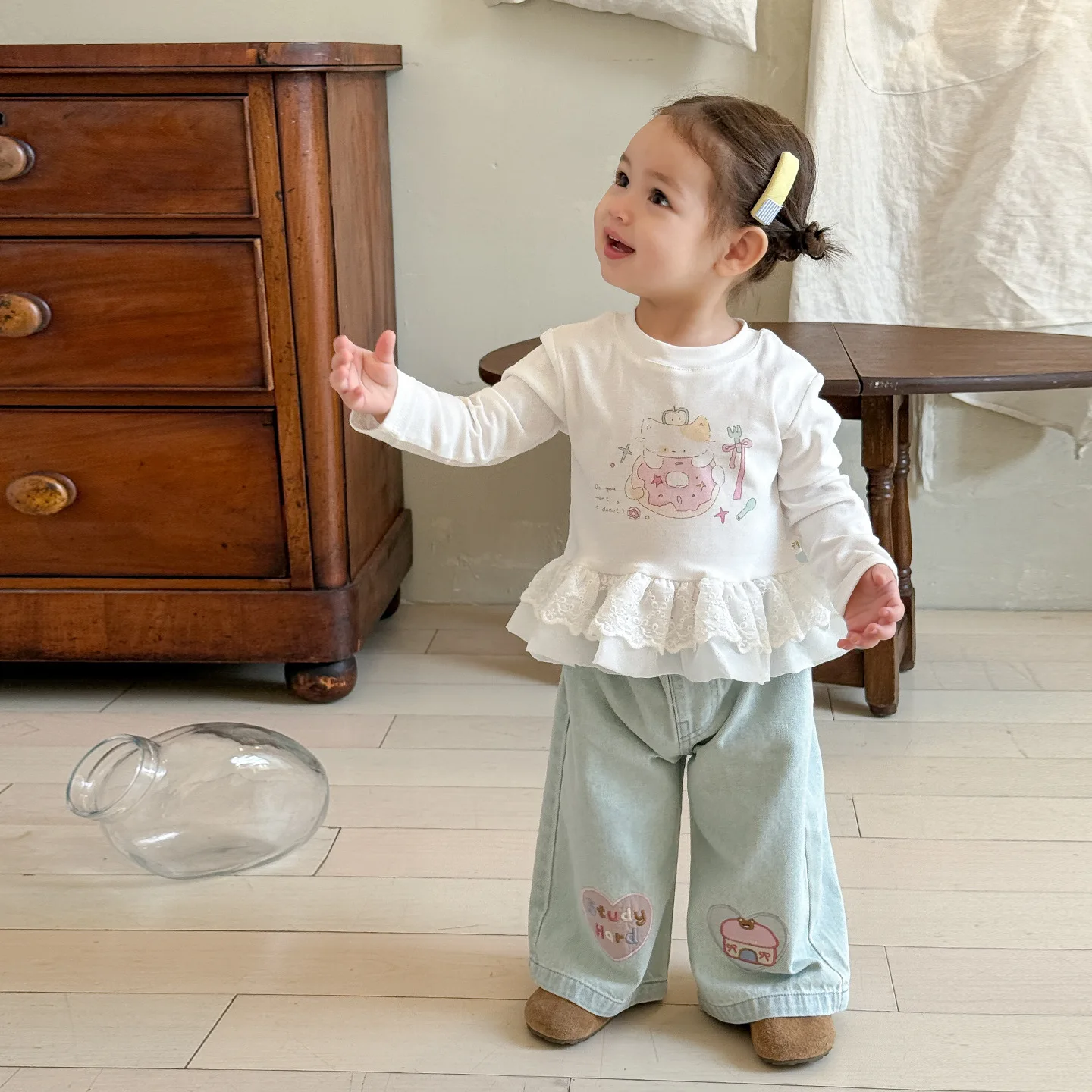 ملابس الأطفال الفتيات الخريف دعوى 2025 جديد للأطفال فتاة صغيرة النمط الأجنبي سترة أعلى السراويل ملابس الطفل