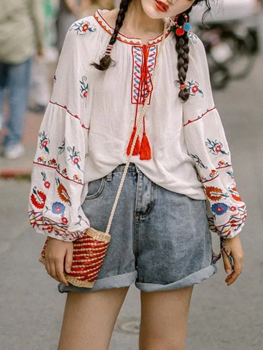 Bohemian Floral Embroidery Chic Bouse Women Tassel Beach Kimono Holiday Vintage Shirt Long Sleeve Loose Boho Shirts Blusas Top