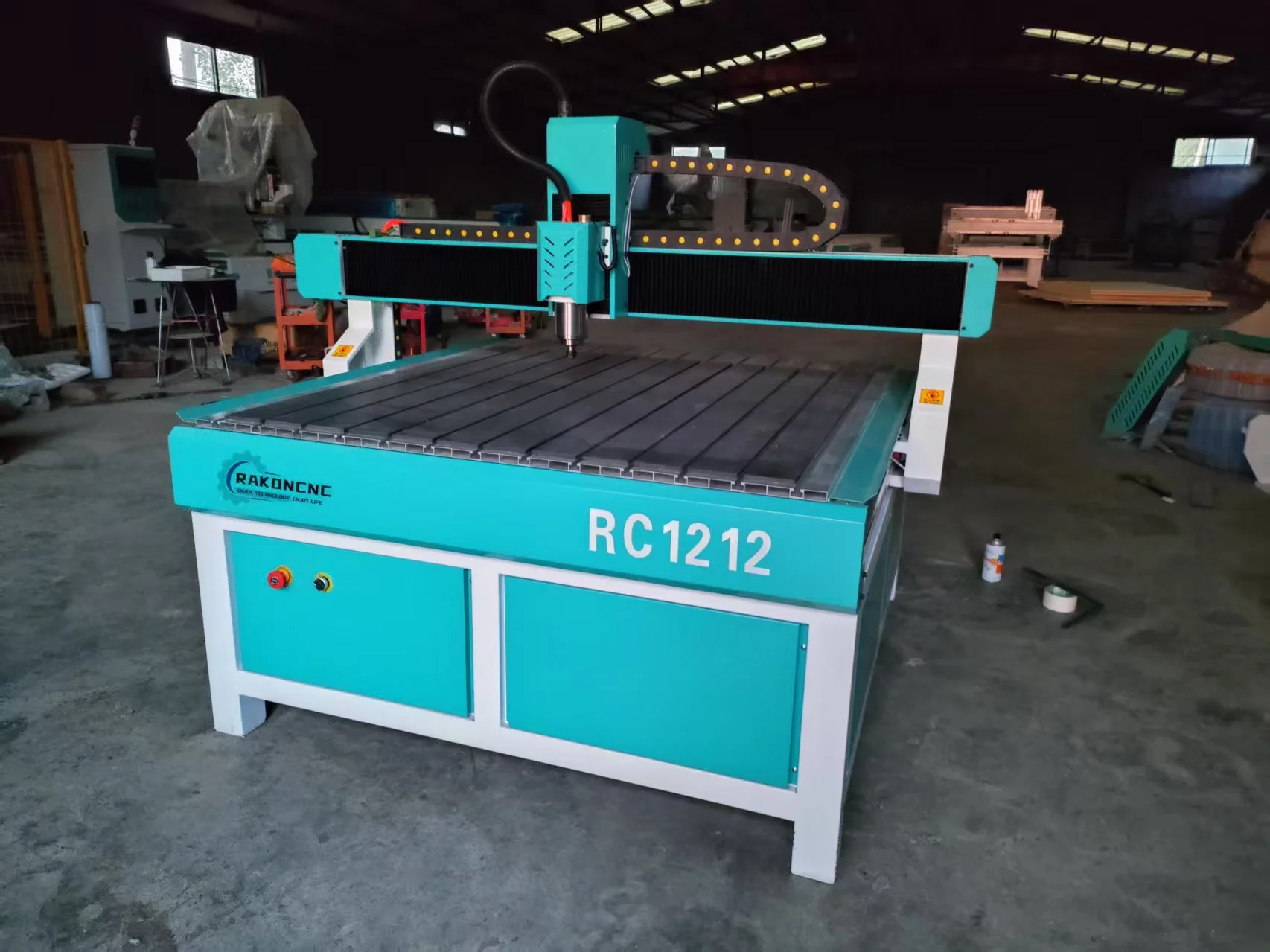 1200*1200 مللي متر قاطع خشب صغير 1212 جهاز توجيه باستخدام الحاسب الآلي 3 محور آلة الحفر لخشب نحت ثلاثي الأبعاد