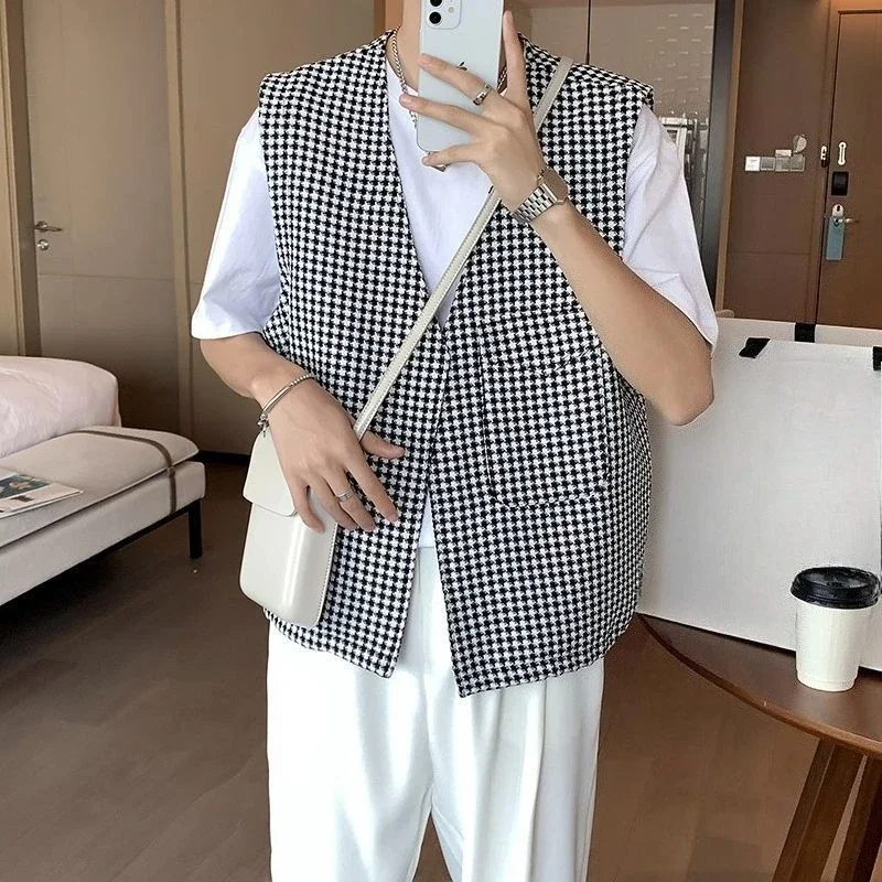 

2025 Summer Trendy Men's Slim Fit Checkered Vest Korean Ins Style V Neck Outerwear Lightweight Streetwear Jacket with Pockets​
