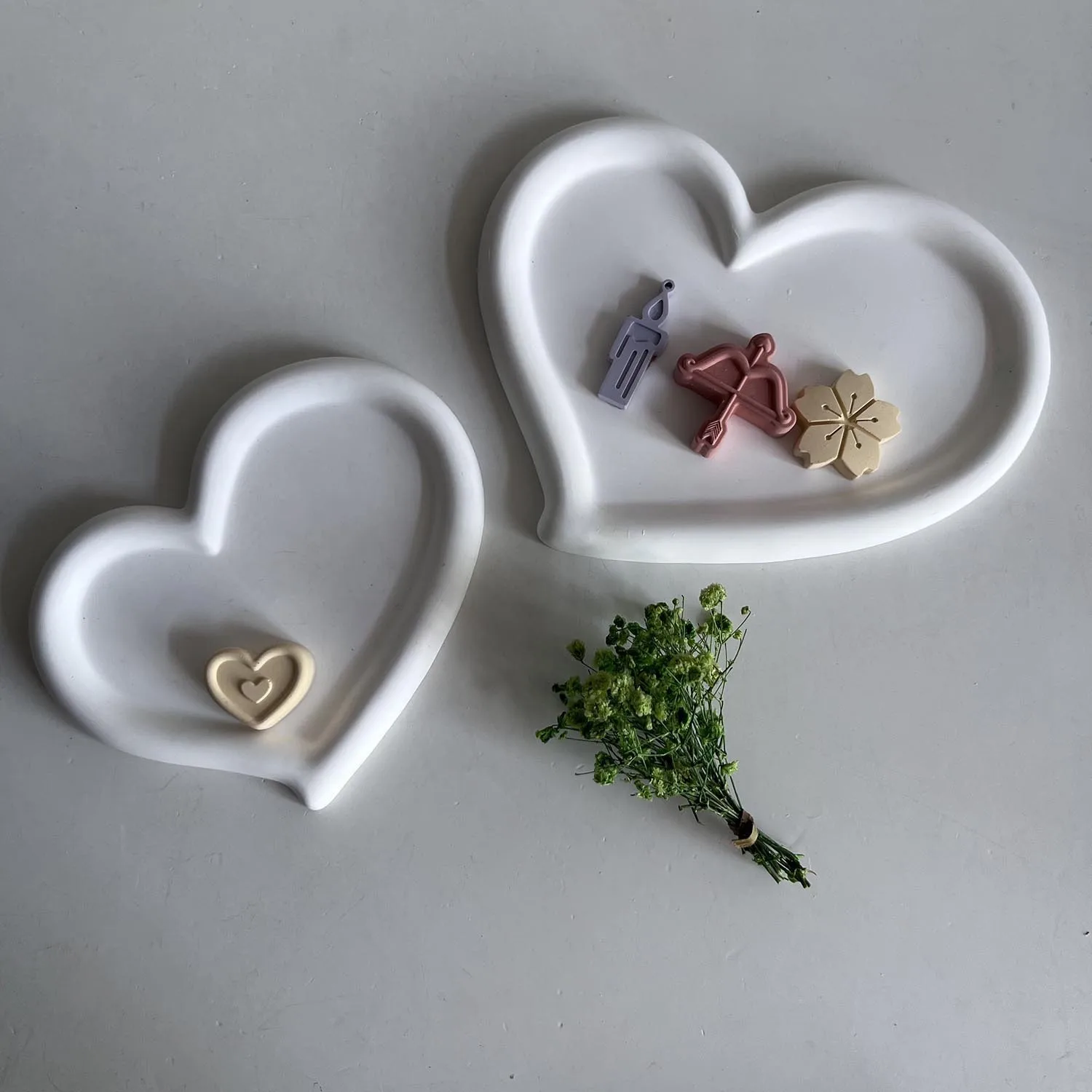 Love Heart Concrete Tray Silicone Mold Gypsum Storage Tray Plaster Jewelry Display Plate Epoxy Resin Molds Desktop Decoration