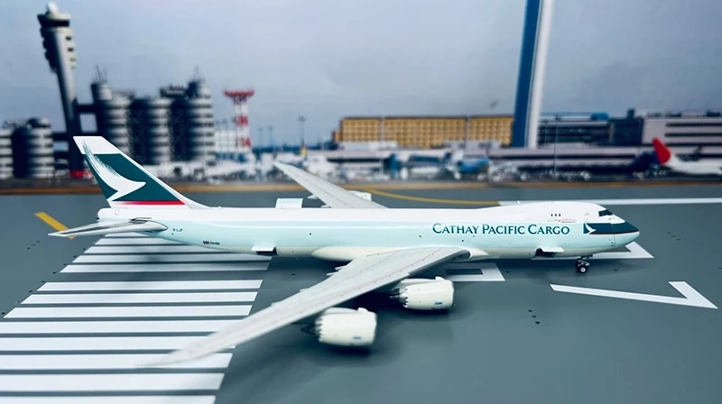 1:400 B747-8F B-LJF EW4748010 المحيط الهادئ الخطوط الجوية البضائع سبيكة طائرة نموذج لعبة لجمع الأنف مفتوحة قادرة
