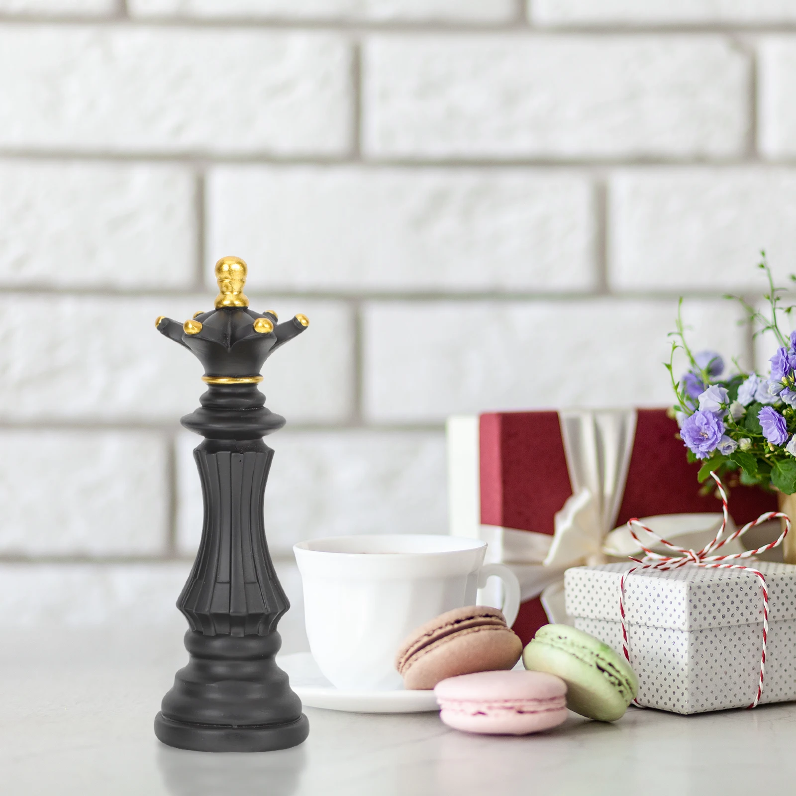 

Creative Resin Chess Figurine King Sculpture for Home Office Car Cabinet Stylish Desktop Bookshelf Decor Lightweight Safe
