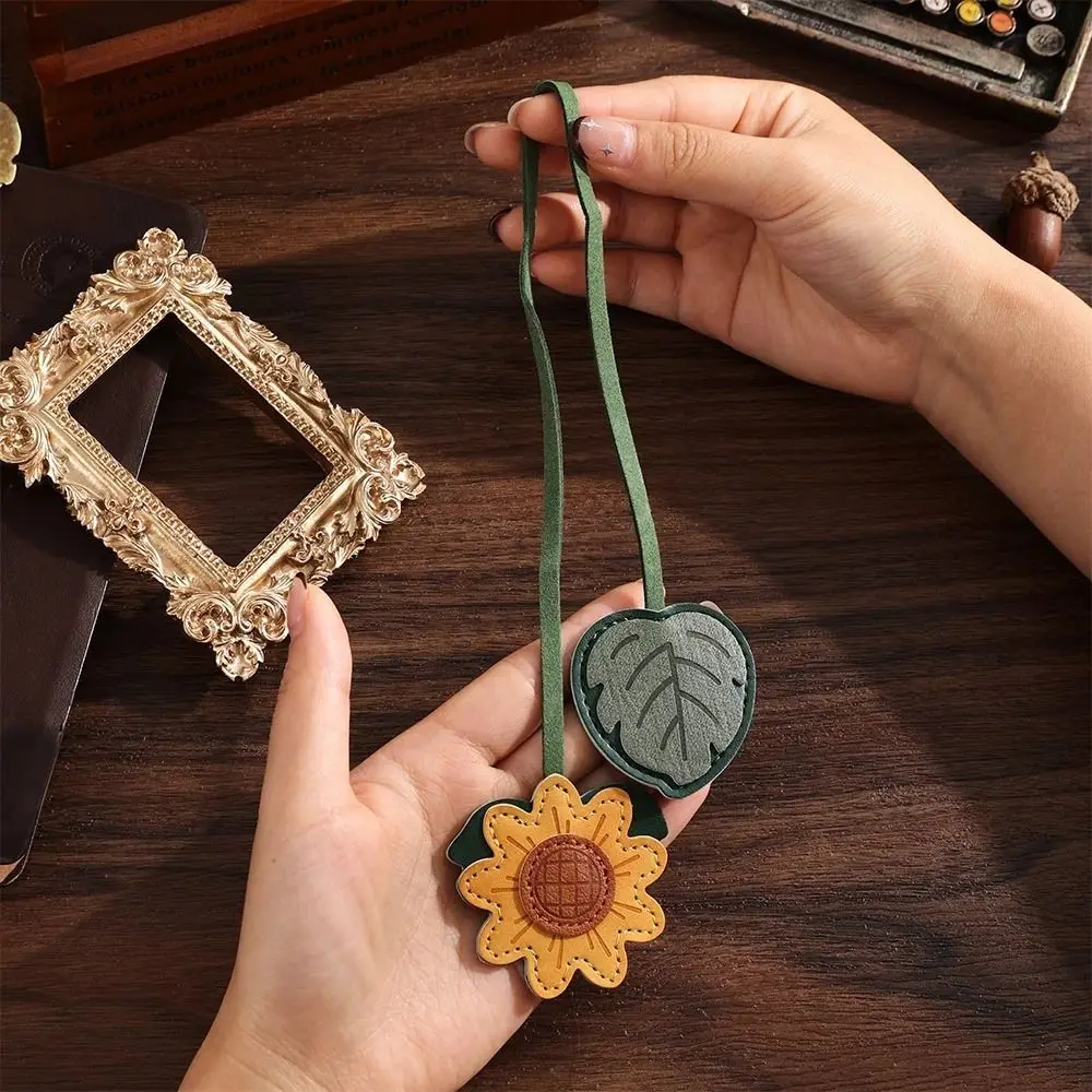 Vintage Faux Leather Sunflower Bookmark Multi-Purpose Rope Tassel Reading Bookmark Page Clip Bag Pendant