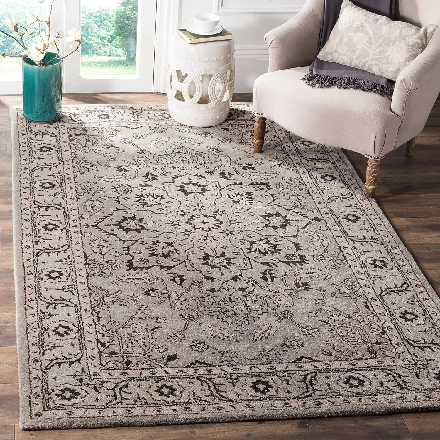 

Safavieh Antiquity Collection 8' x 10' Grey/Beige AT58A Handmade Traditional Oriental Premium Wool Area Rug