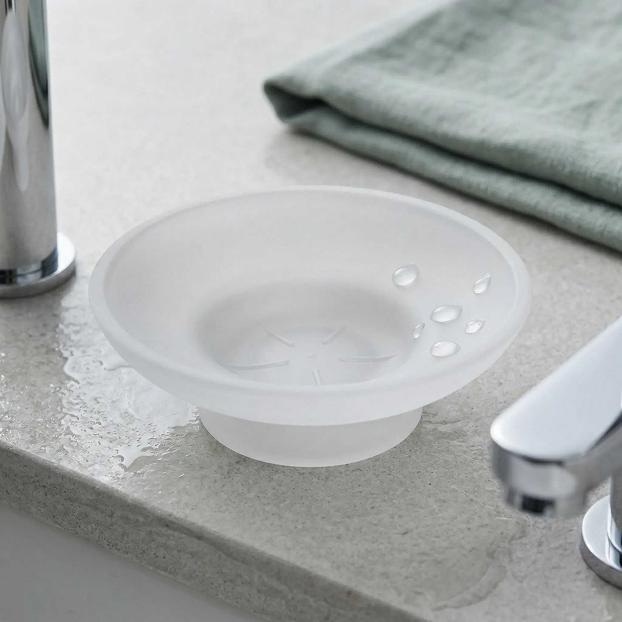 Clear Glass Soap Dish Round Transparent Soap Holder for Bathroom Vanities Shower Kitchen Sinks Countertops Easy Clean Nonslip