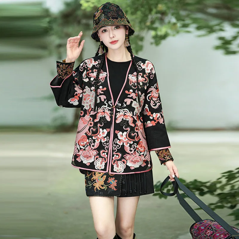 2026 Chinesischer Vintage-Mantel mit Nationalblumen-Stickerei, Hanfu-Oberteil, Retro V-Ausschnitt-Jacke, Traditionelle Ethnische Folk-Strickjacke, Streetwear