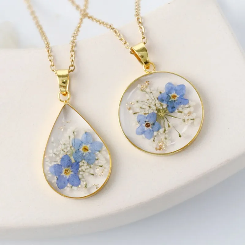 

Unique Forget-me-not Blue Floral Necklaces Elegant Blue Flower Pendant Chain Necklace Epoxy Resin Natural Flower Charm Necklaces