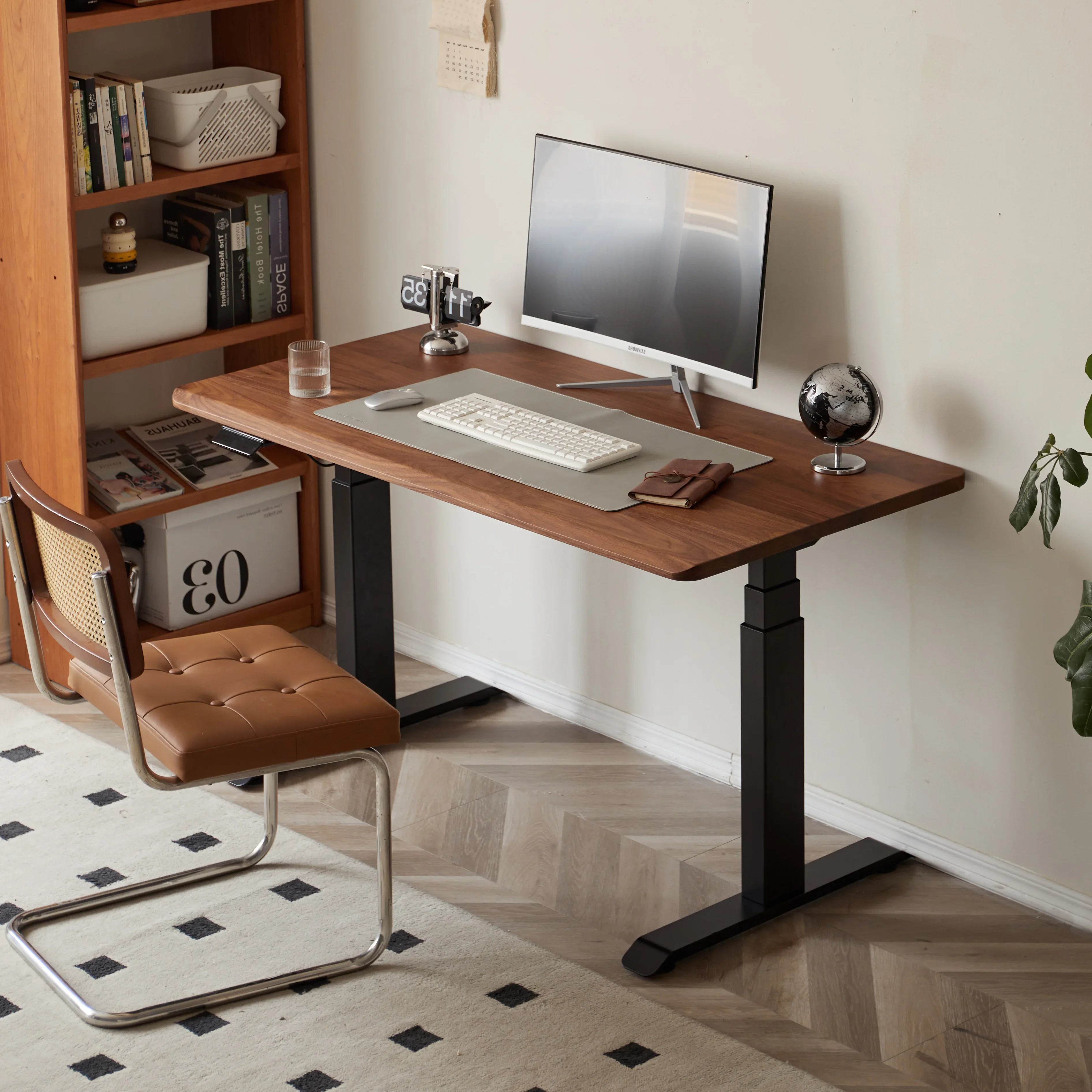 The product can be customized. Black walnut, electric lift, solid wood computer desk