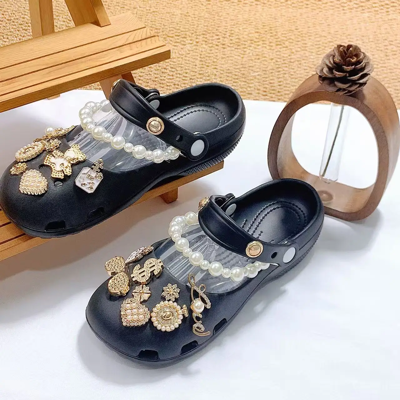 Women's Clogs Mary Jane Shoes Ballet Clogs with Pearl Chain, Gold Bear, Perfume Bottle Shoe Charm Set, Closed-Toe Slip-On Sandals, Lazy Slip-On Slippers