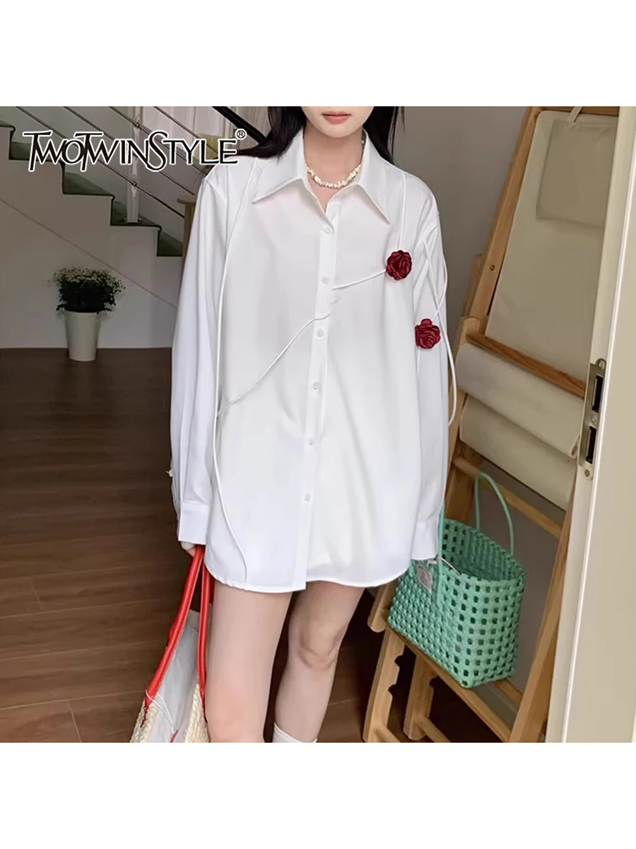 

TWOTWINSTYLE, свободные модные рубашки с аппликацией для женщин, однобортная повседневная рубашка с длинными рукавами и лацканами в стиле пэчворк, женская