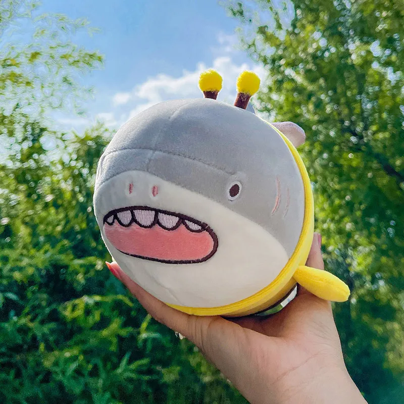 28/38/48 cm Nieuwe Trendy Cartoon Kussen Shark Bee Creatieve Knuffel Super Zachte Elastische Katoenen kussen Rugleuning Perfect Gift
