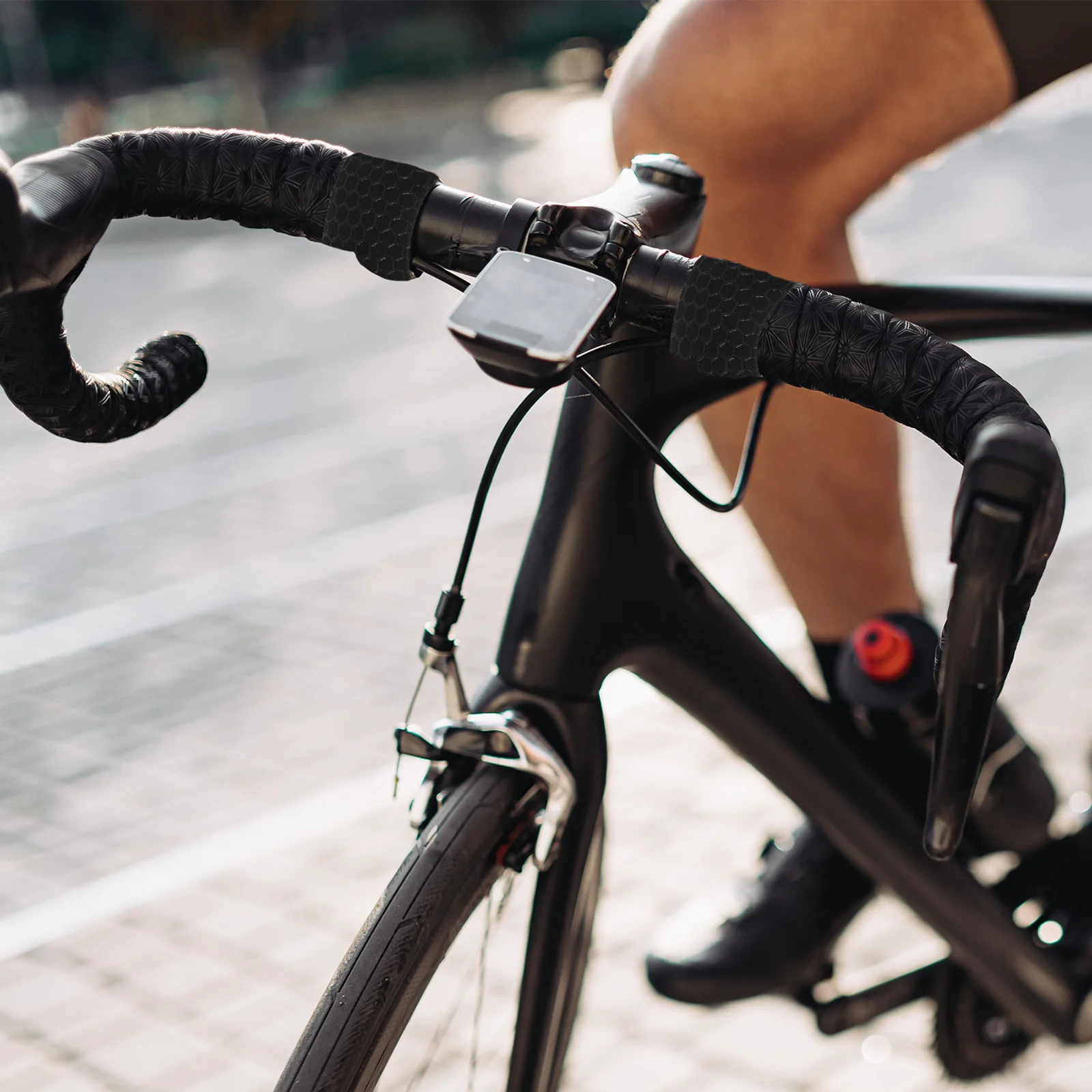 

1Set Durable Anti-Slip Shock-Absorbent Handlebar Tape Wrap for Bicycle Mountain Road Bike Nonslip Ribbon Handlebar Tape