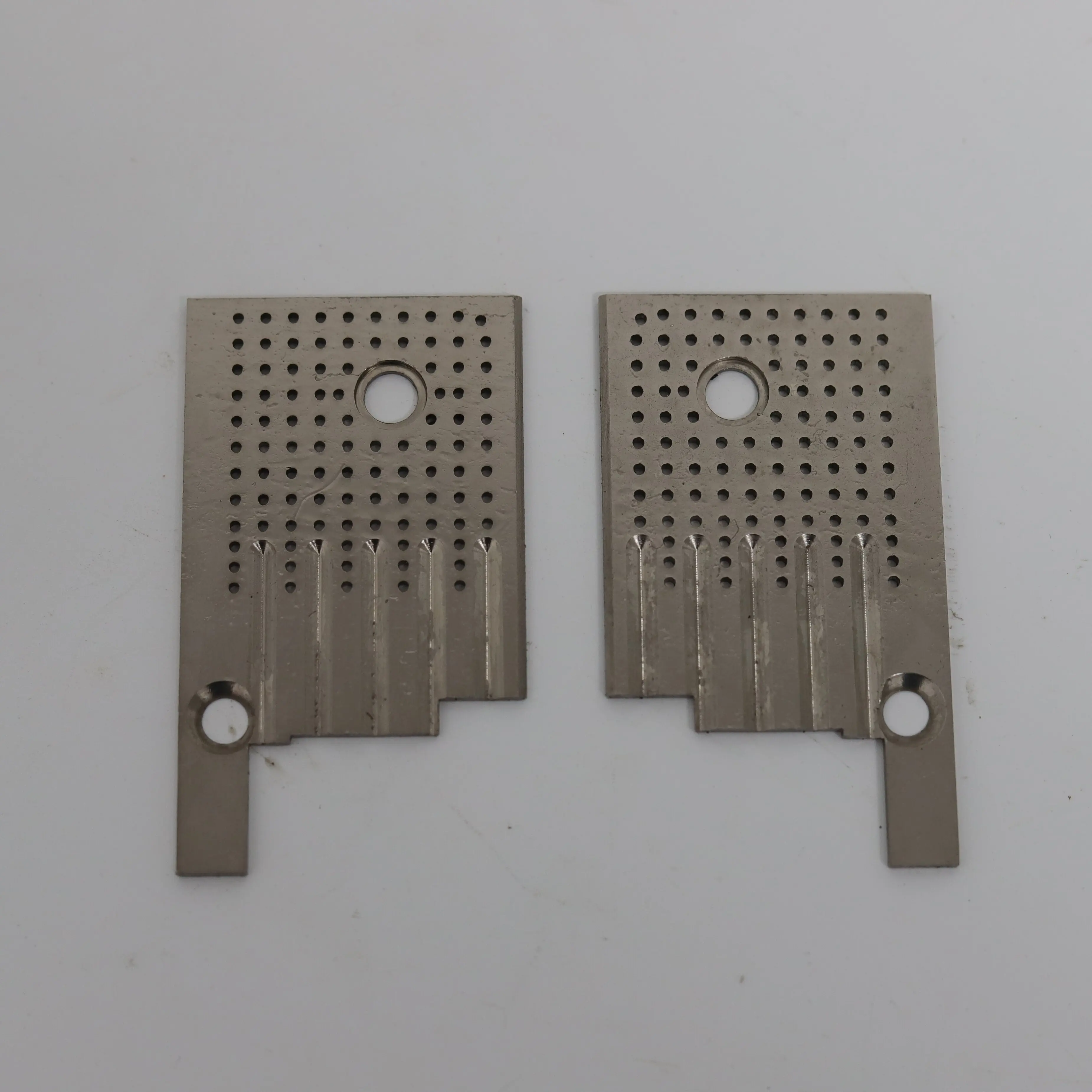 

Высокое качество L2.072.239 L2.072.139 CD74/XL75 Крепежная пластина OS для крепежной пластины DS Heidelberg Детали печатной машины