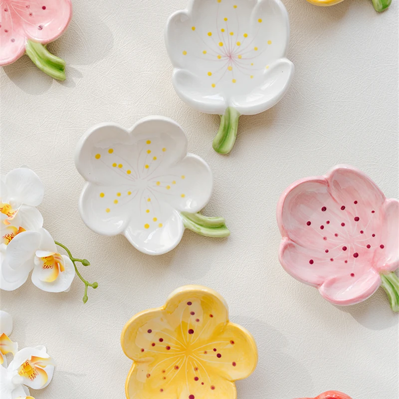 Flower Ceramic Dessert Saucers Creative Cute Hand-Painted Underglaze Tulip Small Dish Hotel Toilet Drain Soap Dish Home Tray