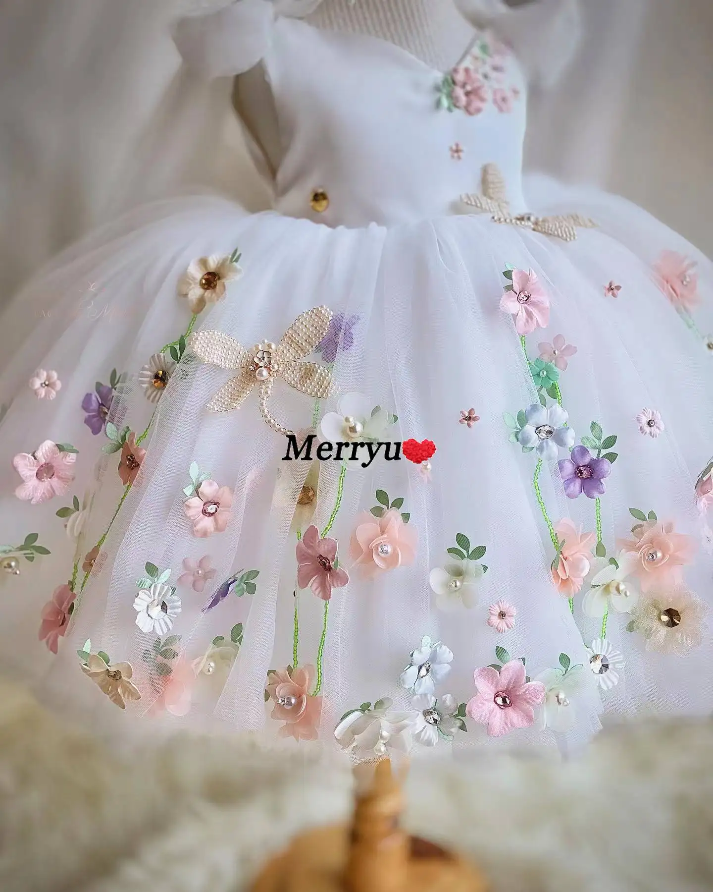 White Baby Girl Dress for Birthday Lace Handmade Flowers Puffy Infant First Birthday Party Gown