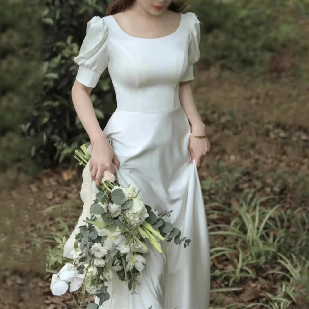 Simple Short Sleeves Straight Wedding Dress Scoop Neck Classic Lace Up Floor Length Satin Bridal Civil Custom Made Gowns