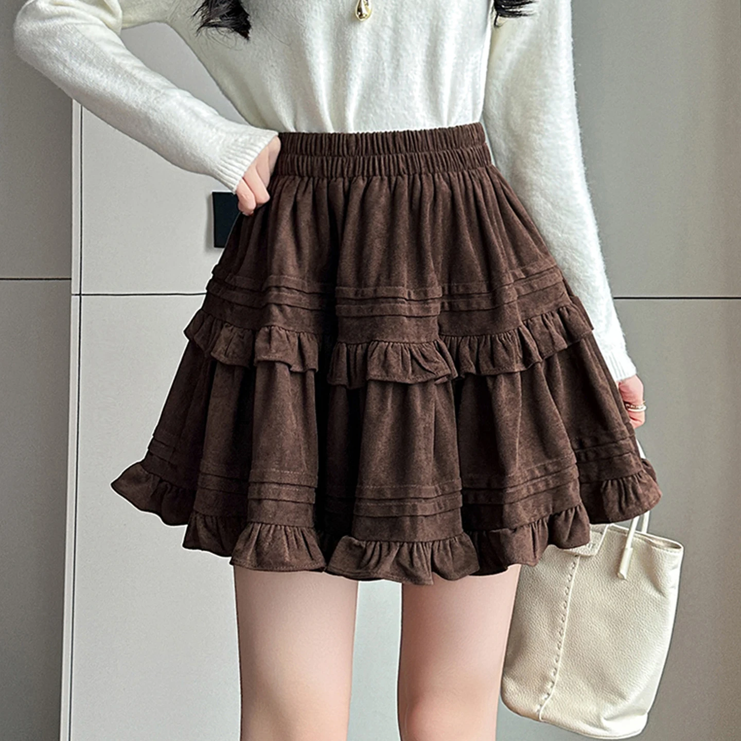 

Рекомендованная Эмили Клуд: Замшевая плиссированная юбка-трапеция с высокой талией, пышная, для повседневной носки, осень-зима