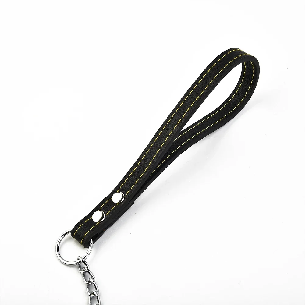 Reliable Metal Chain Dog Leash With Comfortable Leather Handle Secure Control For Strong And Active Energetic Pets