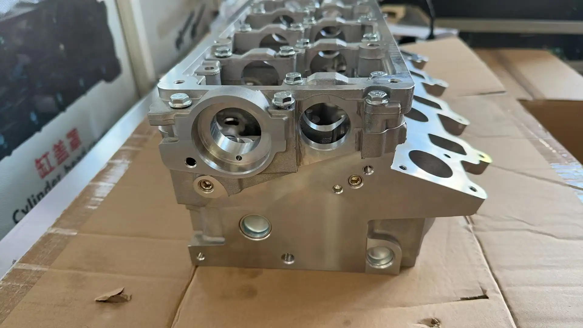 New Condition Car Engine Cylinder Heads Auto Part for  CBAA Engine Model