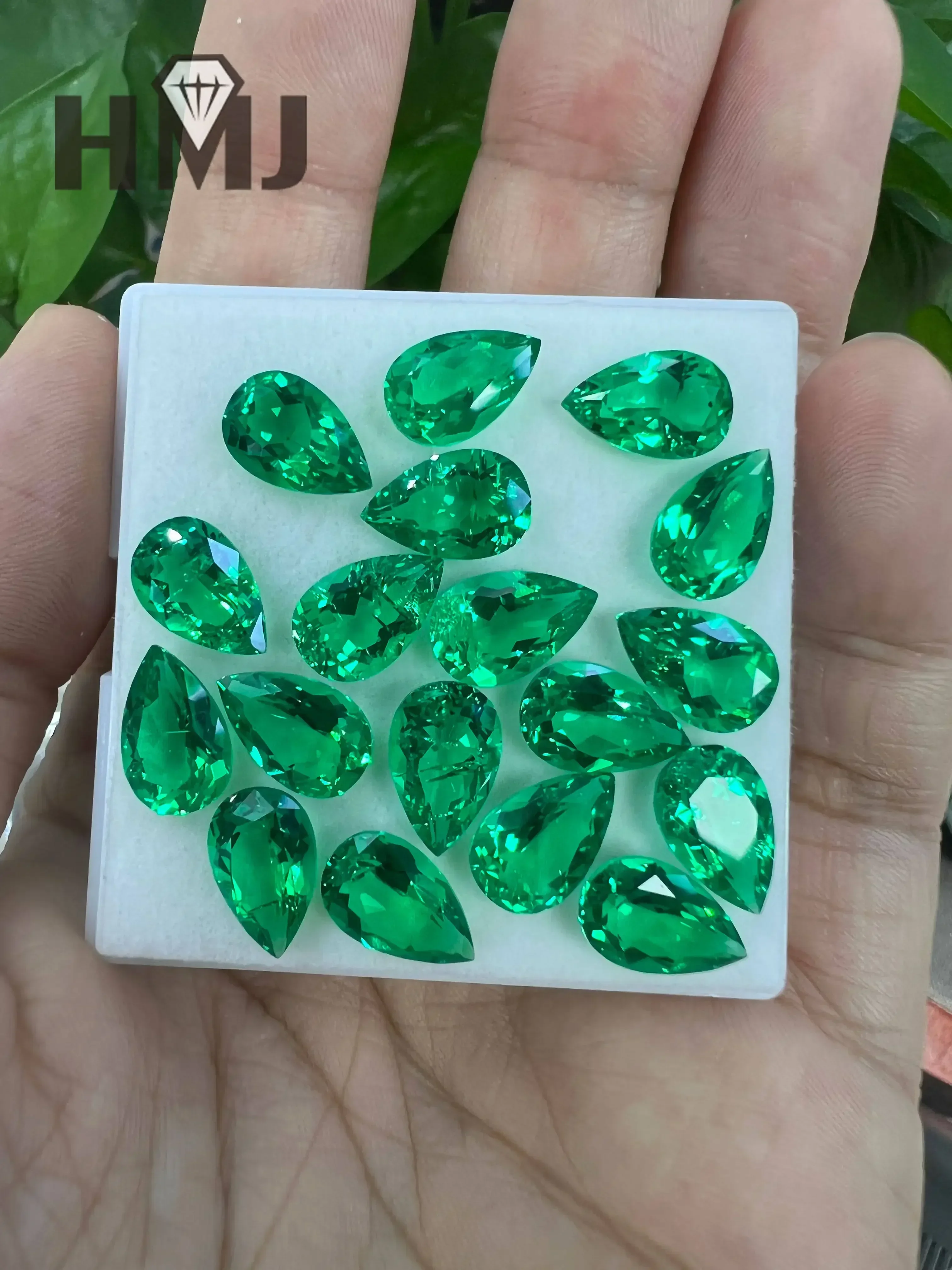 

AGL Certificate Lab Grown Columbia Emeralds Hydrothermal Pear Cut Hand Cutting Advanced Jewelry Making Materials